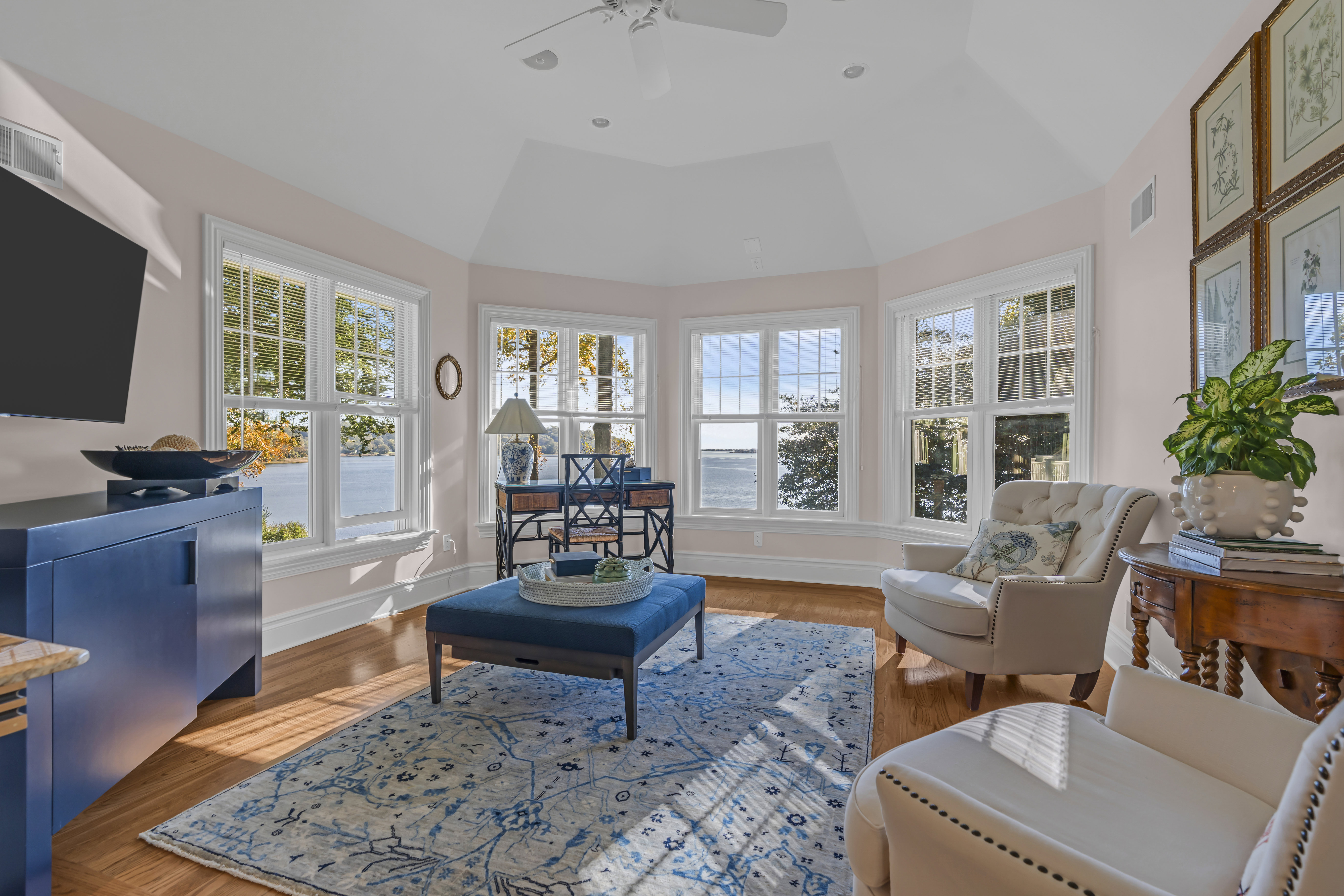  Waterfront Oasis - 物件實景