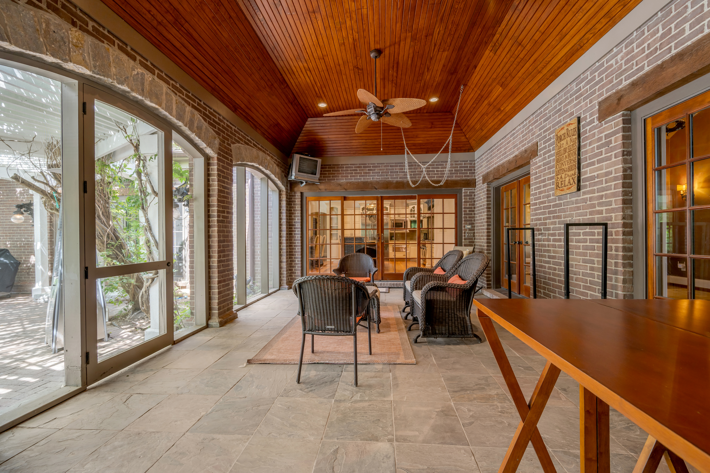  601 Delong Road - 物件實景