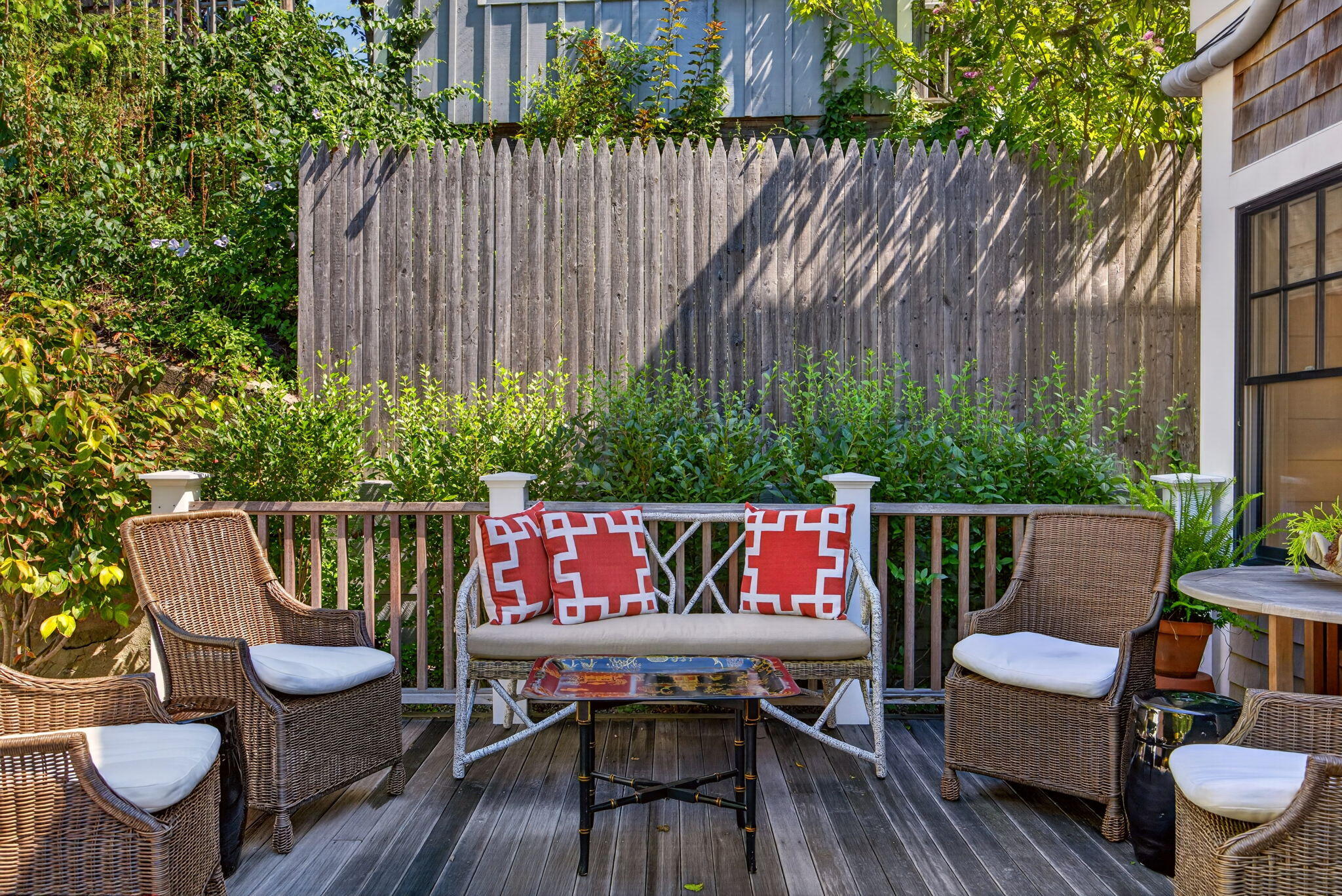  Designer Finishes, Private Yard & Deeded Parking - 物件實景