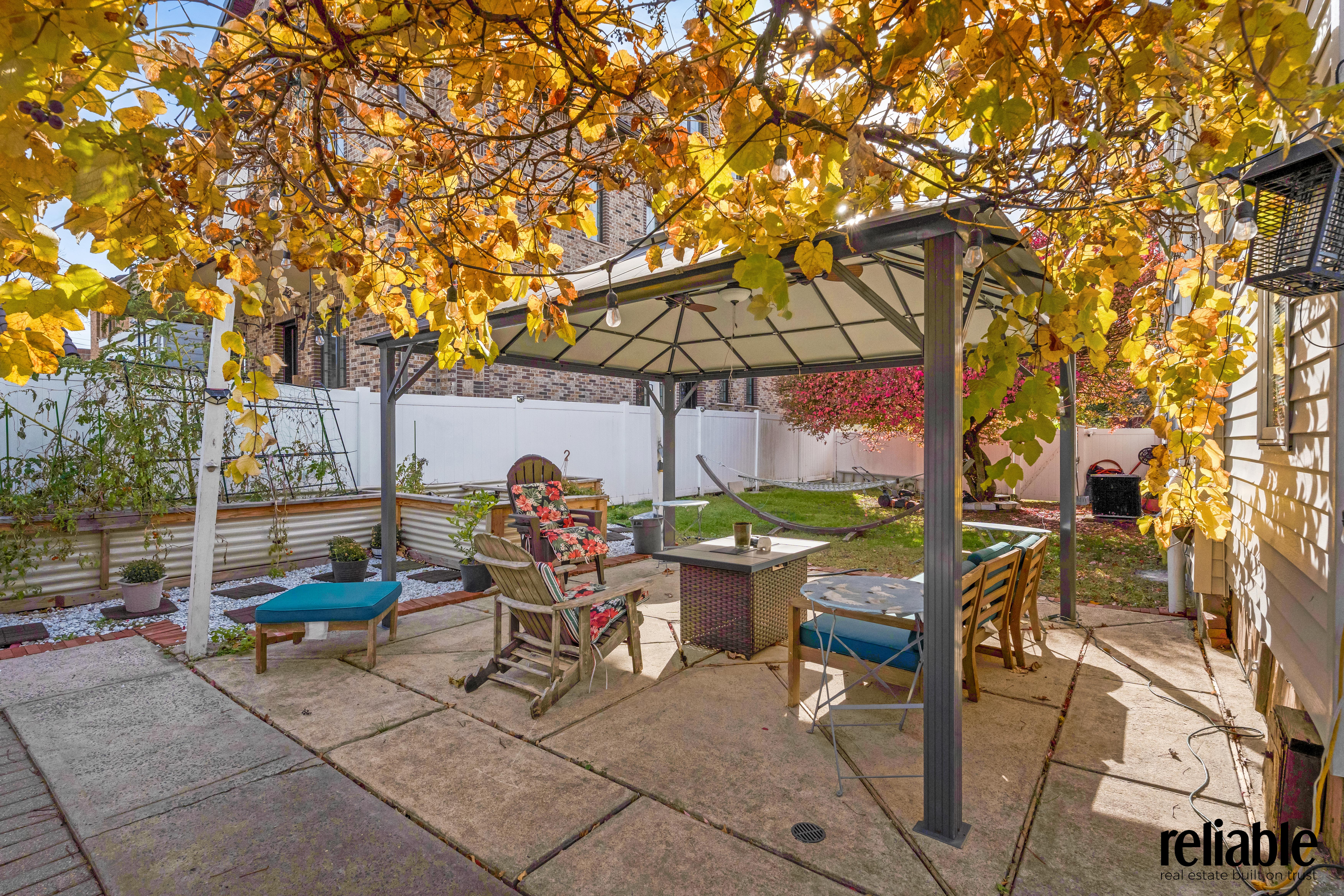 Brooklyn, New York, 11228, United States, 6 Bedrooms Bedrooms, ,3 BathroomsBathrooms,Residential,For Sale,1991049