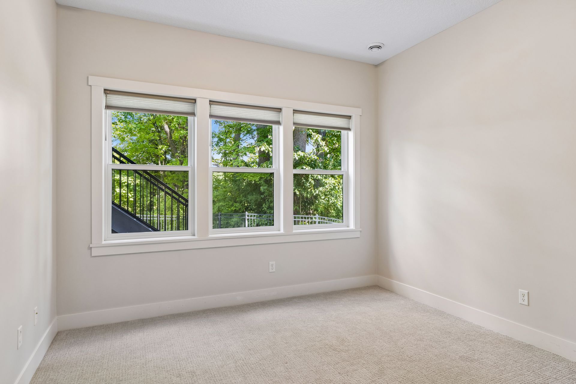  Luxury Living in Prestigious Woodland Hill Preserve - 物件實景