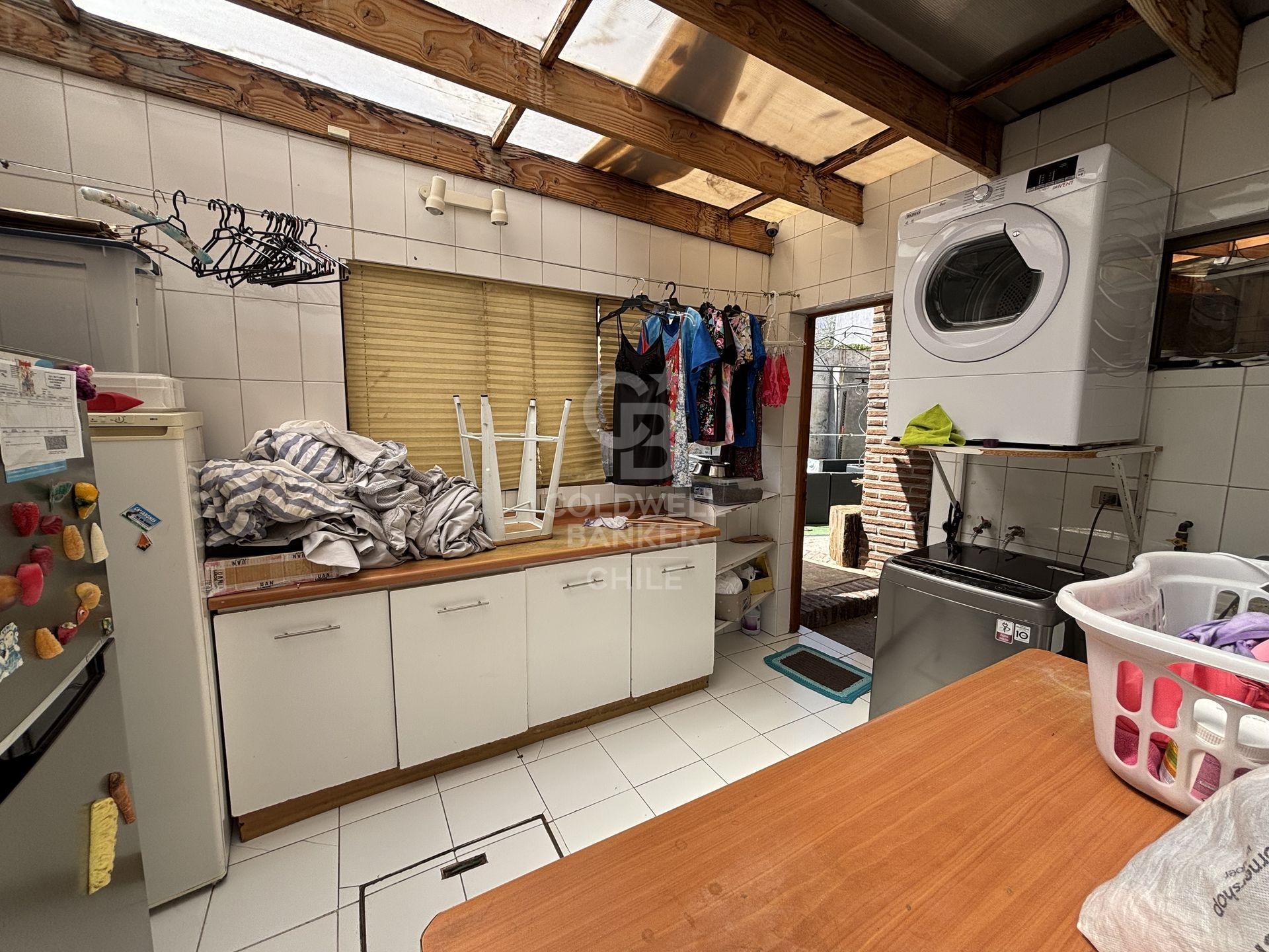 Las Condes, Chile, 5 Bedrooms Bedrooms, ,4 BathroomsBathrooms,Residential,For Sale,1751302