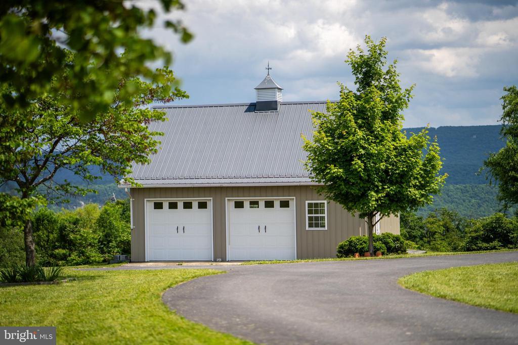 Gore, Virginia, 22637, United States, 4 Bedrooms Bedrooms, ,4 BathroomsBathrooms,Residential,For Sale,1987916