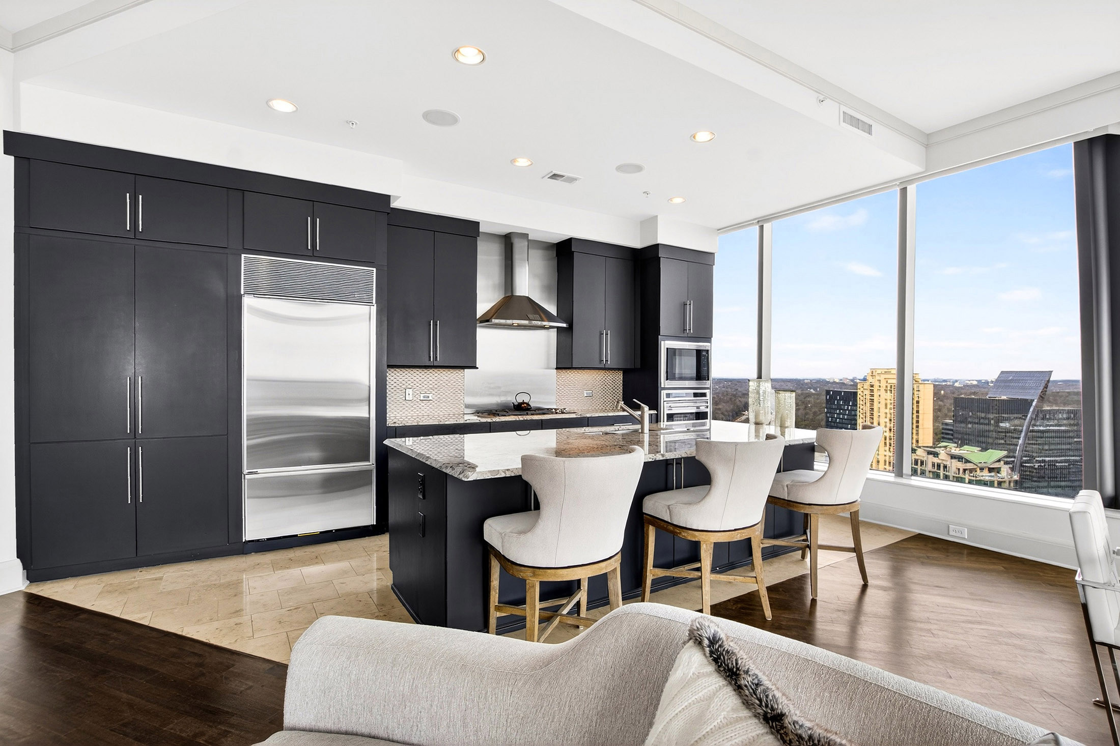  Stunning Luxury Condo, Perched on the 29th Floor - 物件實景