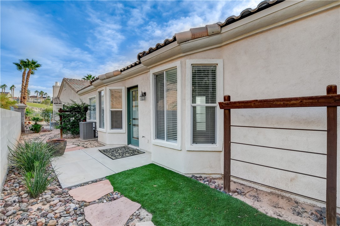 Henderson, Nevada, 89052, United States, 5 Bedrooms Bedrooms, ,4 BathroomsBathrooms,Residential,For Sale,1989374