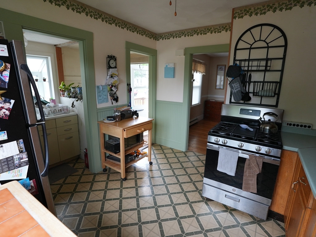 Revere, Massachusetts, 02151, United States, 2 Bedrooms Bedrooms, ,2 BathroomsBathrooms,Residential,For Sale,1935800