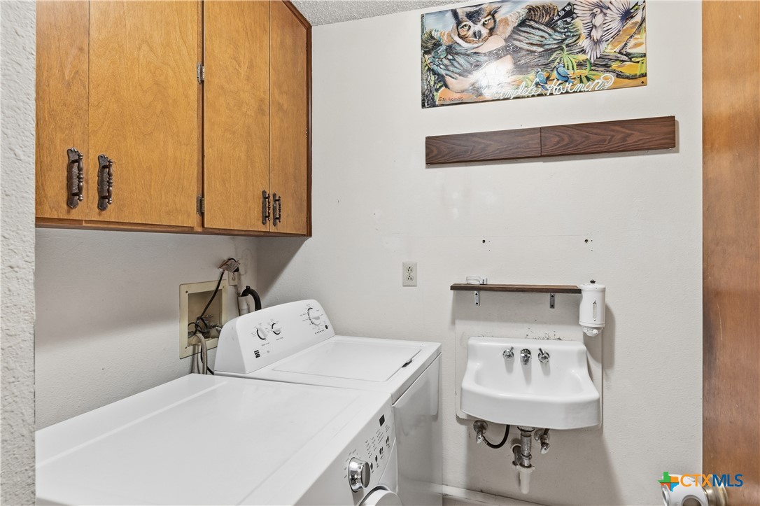 New Braunfels, Texas, 78130, United States, 3 Bedrooms Bedrooms, ,2 BathroomsBathrooms,Residential,For Sale,2049133