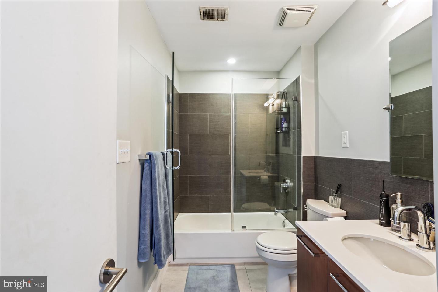 Washington, District of Columbia, 20009, United States, 1 Bedroom Bedrooms, ,1 BathroomBathrooms,Residential,For Sale,1906847