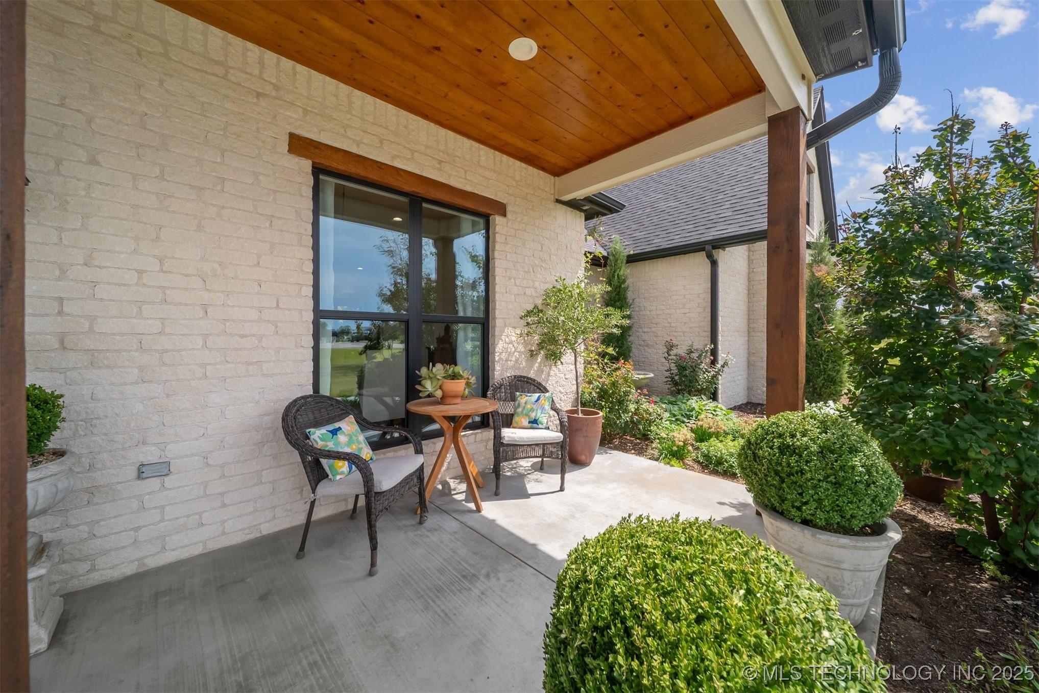 Broken Arrow, Oklahoma, 74014, United States, 4 Bedrooms Bedrooms, ,4 BathroomsBathrooms,Residential,For Sale,1983128