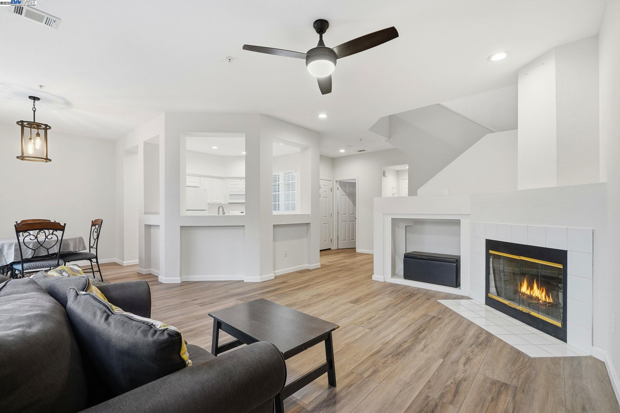 Dublin, California, 94568, United States, 2 Bedrooms Bedrooms, ,2 BathroomsBathrooms,Residential,For Sale,2001981