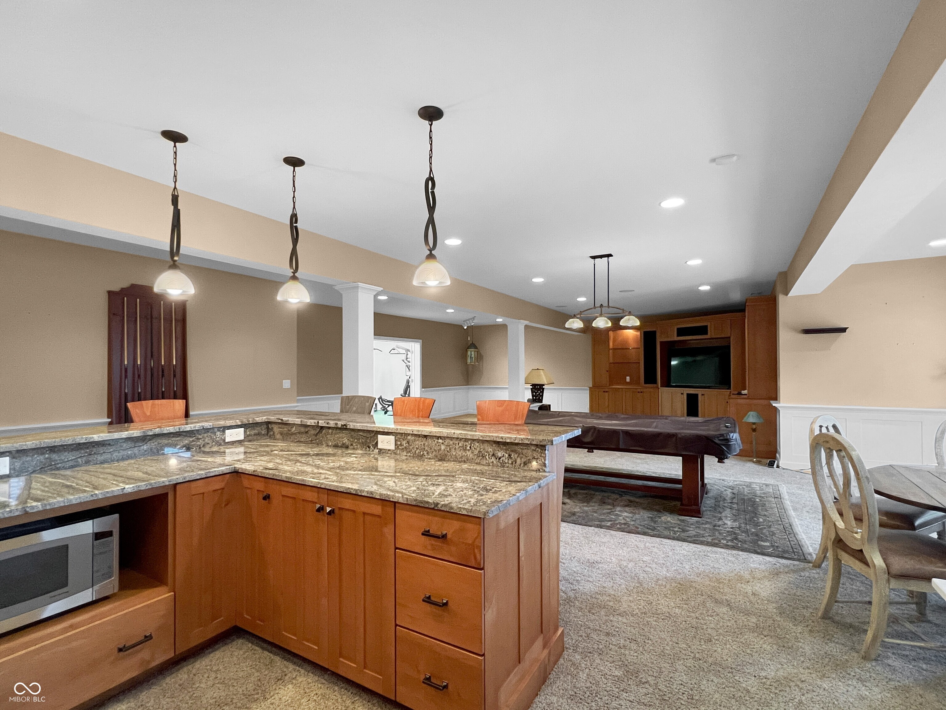 Columbus, Indiana, 47201, United States, 3 Bedrooms Bedrooms, ,3 BathroomsBathrooms,Residential,For Sale,1977125