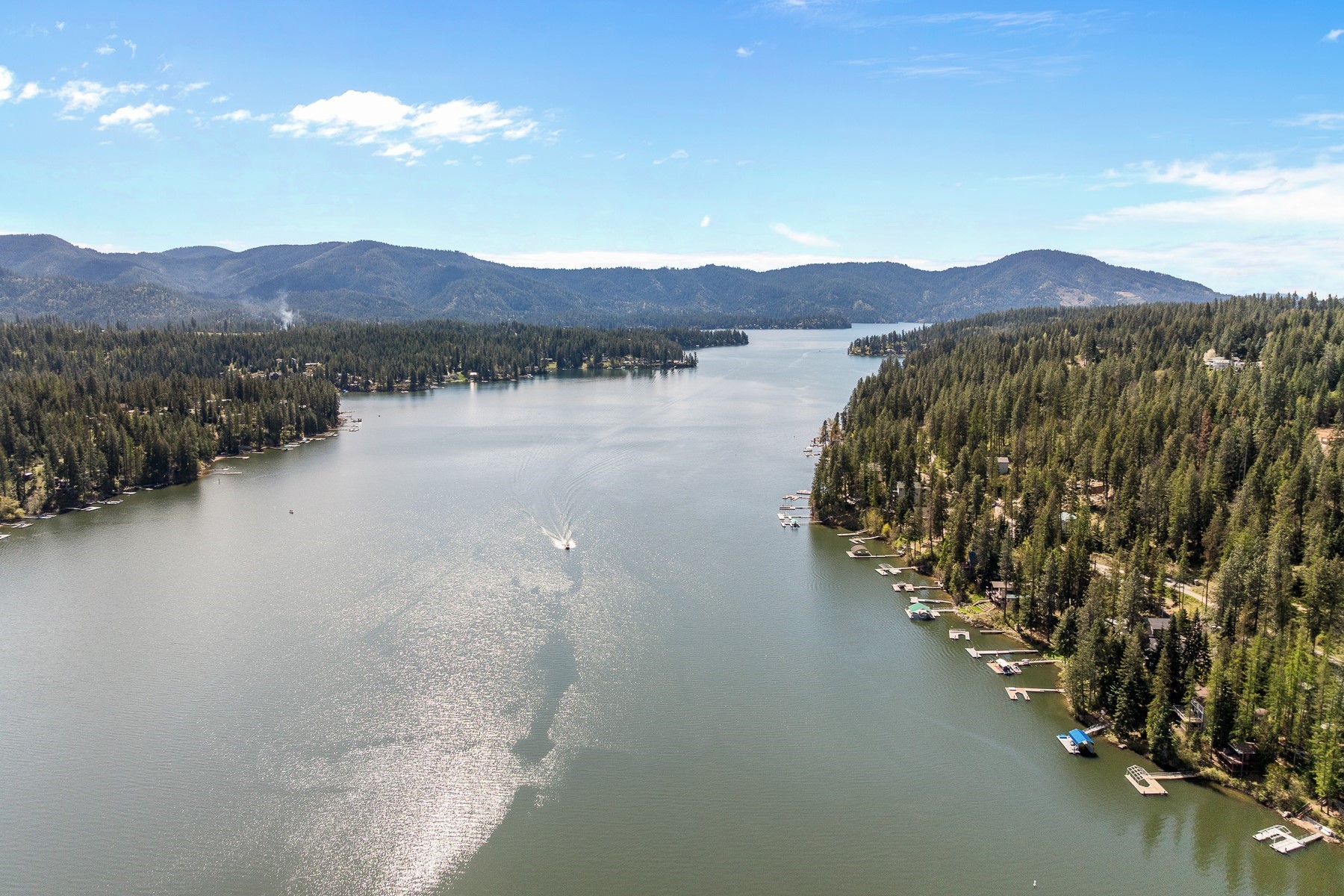  Hayden Lake Year Round Waterfront Living - 物件實景