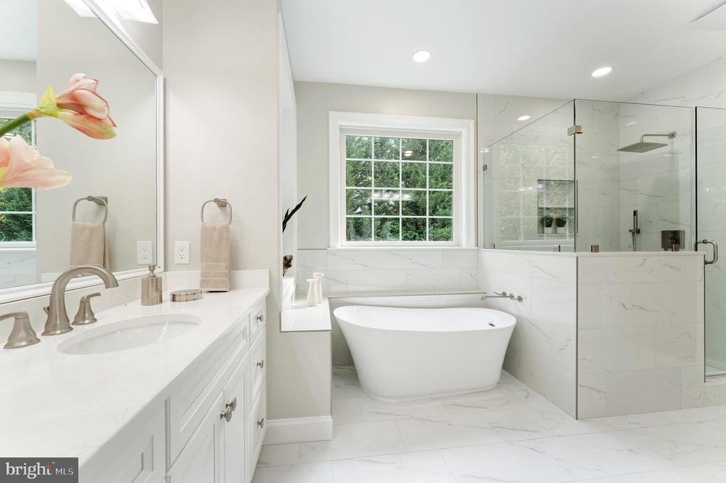 Fairfax, Virginia, 22033, United States, 6 Bedrooms Bedrooms, ,6 BathroomsBathrooms,Residential,For Sale,1973786