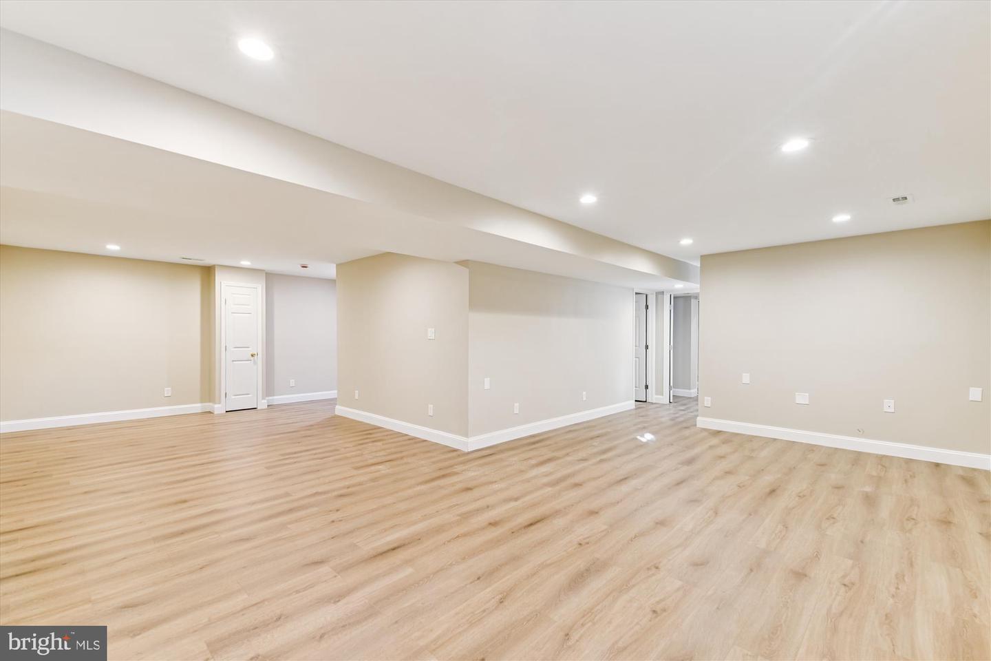 Aberdeen, Maryland, 21001, United States, 6 Bedrooms Bedrooms, ,4 BathroomsBathrooms,Residential,For Sale,1989015