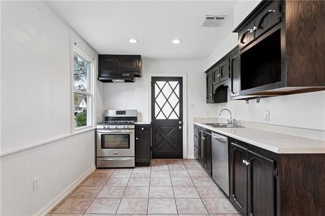 Metairie, Louisiana, 70005, United States, 3 Bedrooms Bedrooms, ,3 BathroomsBathrooms,Residential,For Sale,2009757