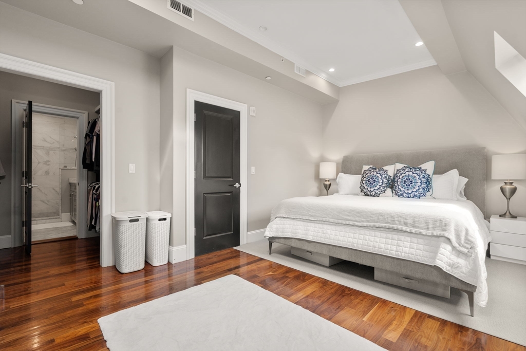 Brookline, Massachusetts, 02445, United States, 4 Bedrooms Bedrooms, ,4 BathroomsBathrooms,Residential,For Sale,1885381