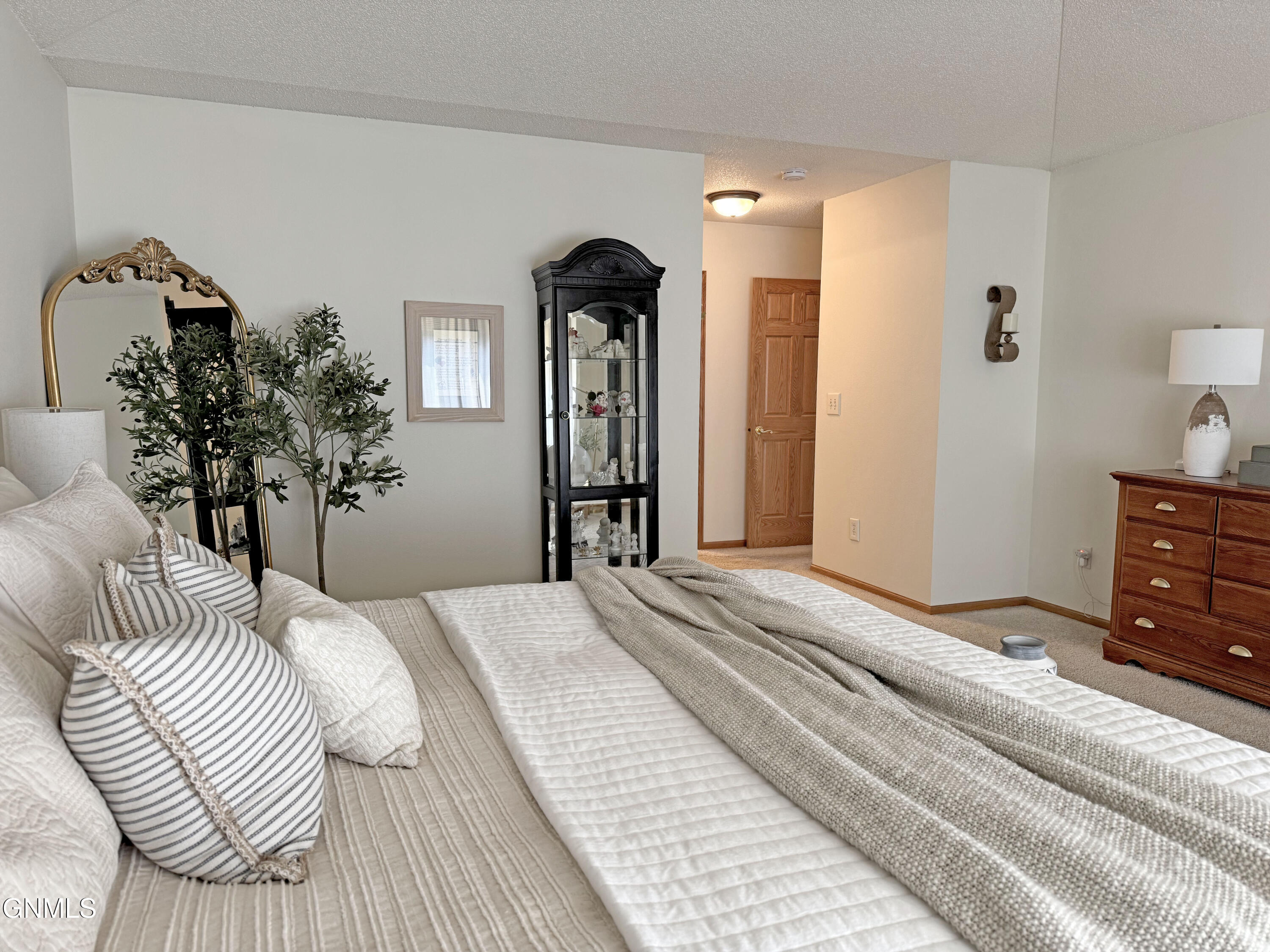 Bismarck, North Dakota, 58503, United States, 5 Bedrooms Bedrooms, ,2 BathroomsBathrooms,Residential,For Sale,2001566