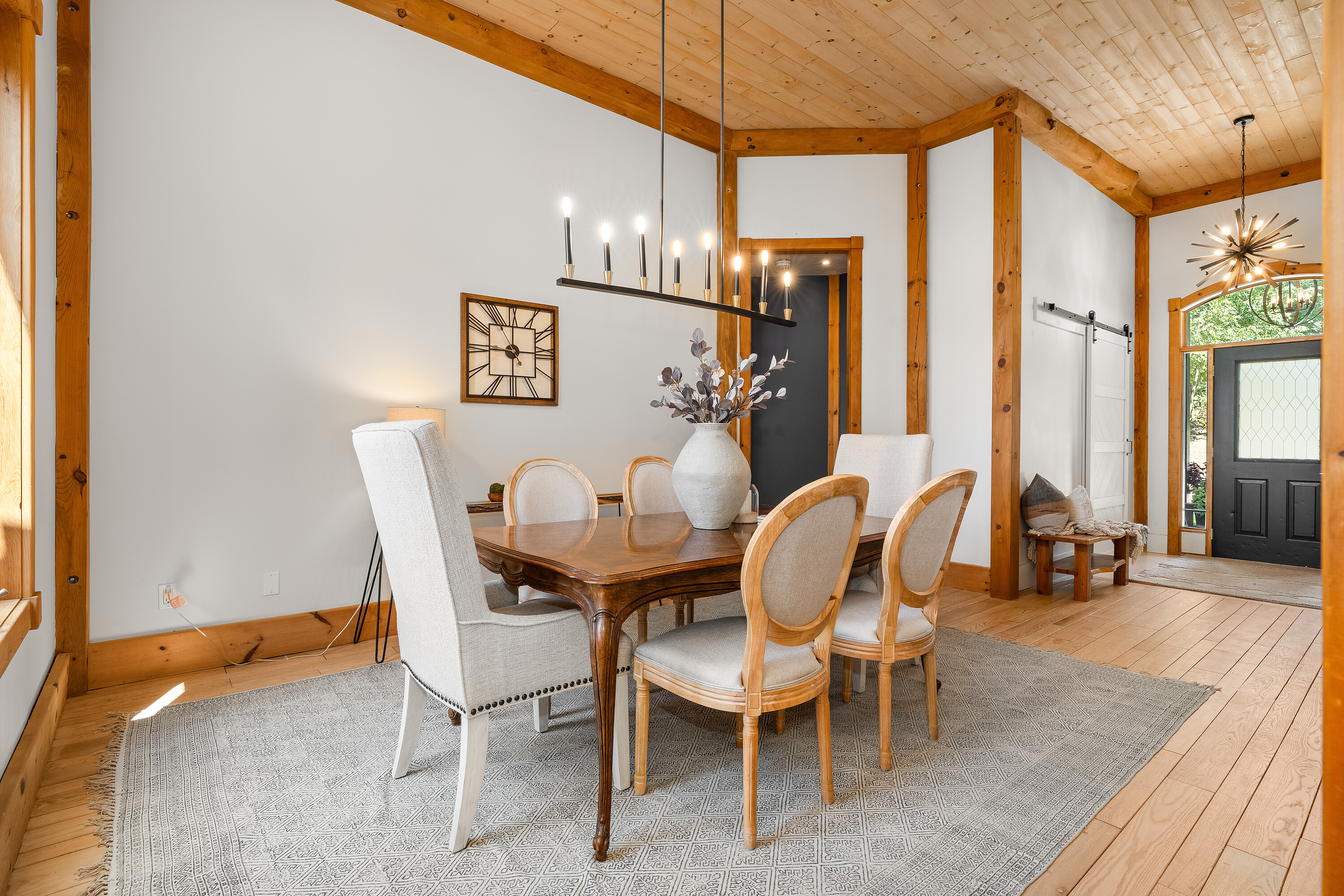  Elegant Executive Home - 物件實景
