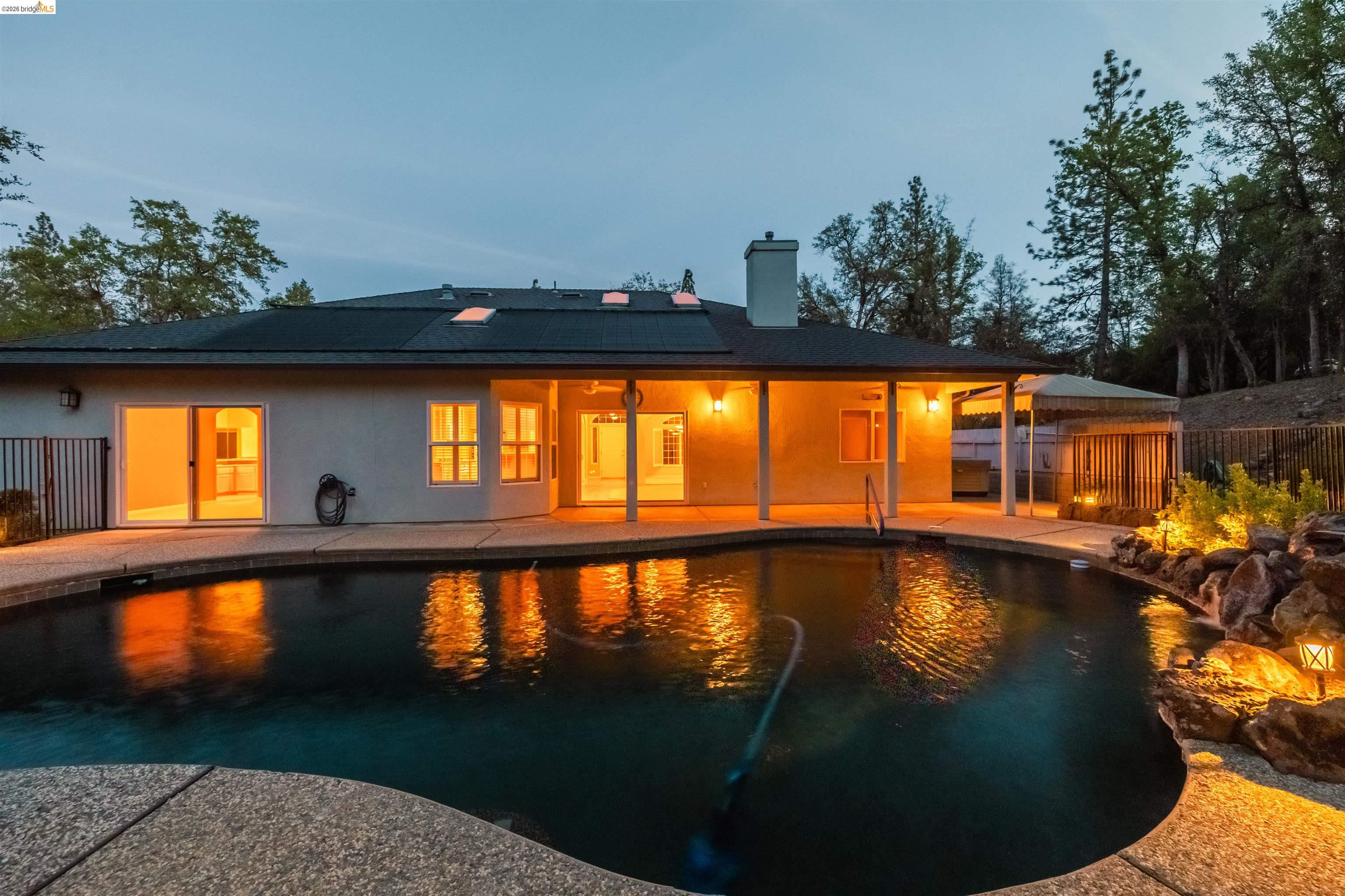 Sonora, California, 95370, United States, 4 Bedrooms Bedrooms, ,2 BathroomsBathrooms,Residential,For Sale,2031939