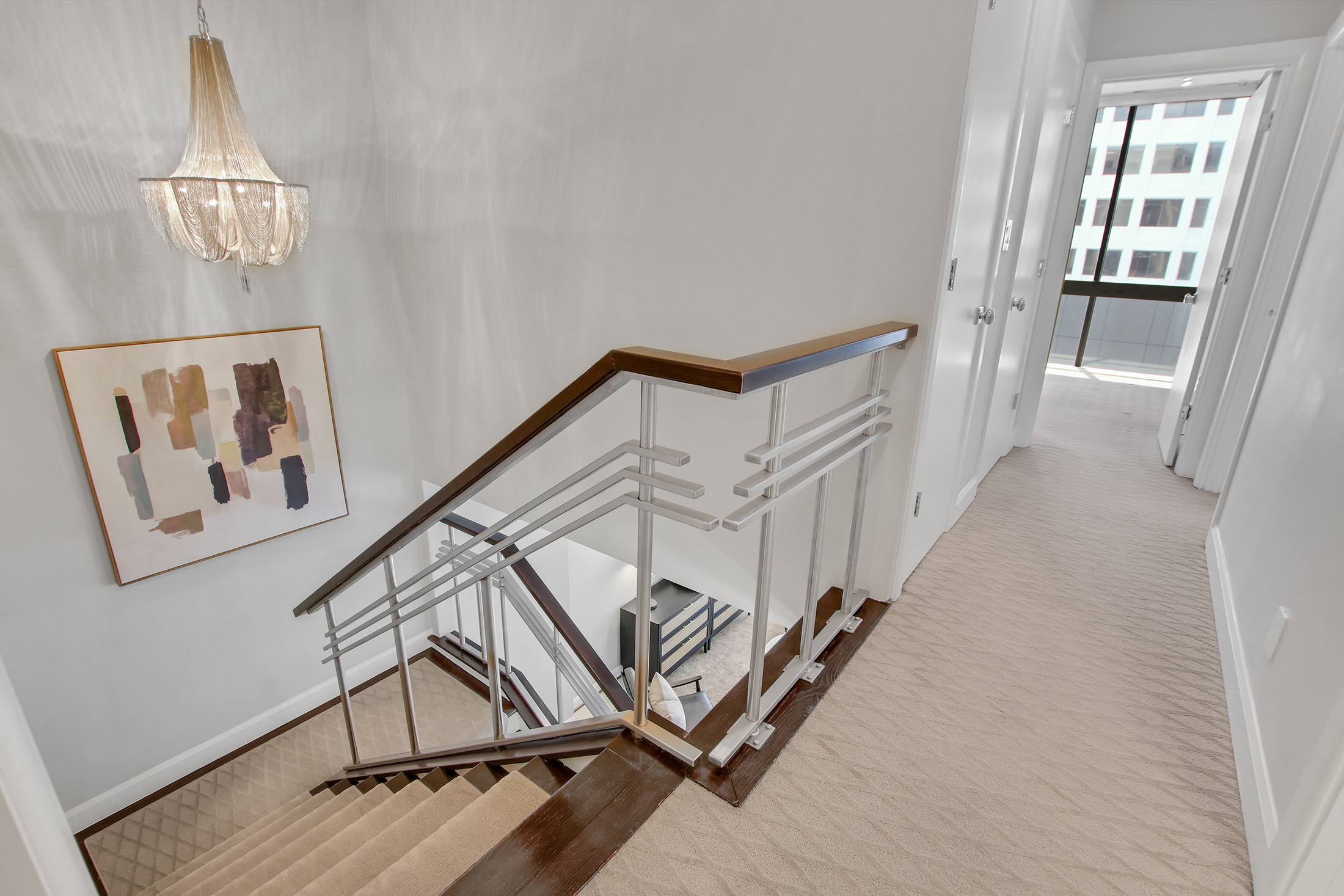  Fully Renovated Two-story Condo in the Iconic Colony House at Colony Square - 物件實景