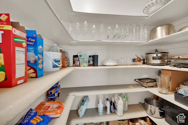 Cottonwood Heights, Utah, 84093, United States, 6 Bedrooms Bedrooms, ,5 BathroomsBathrooms,Residential,For Sale,1980024