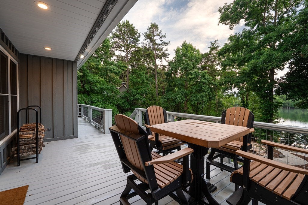 Blairsville, Georgia, 30512, United States, 5 Bedrooms Bedrooms, ,6 BathroomsBathrooms,Residential,For Sale,1901332