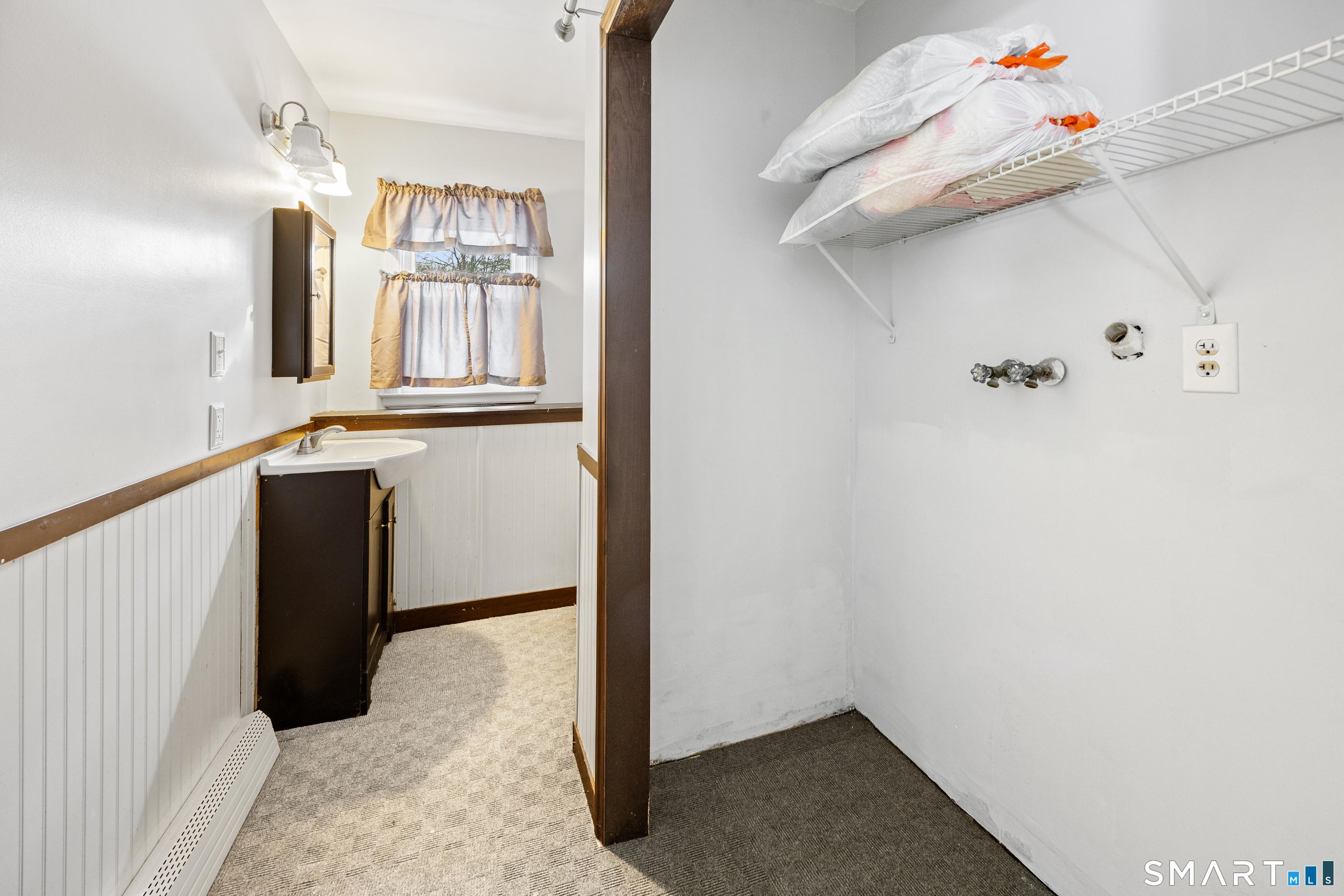 Southington, Connecticut, 06489, United States, 5 Bedrooms Bedrooms, ,3 BathroomsBathrooms,Residential,For Sale,2007439