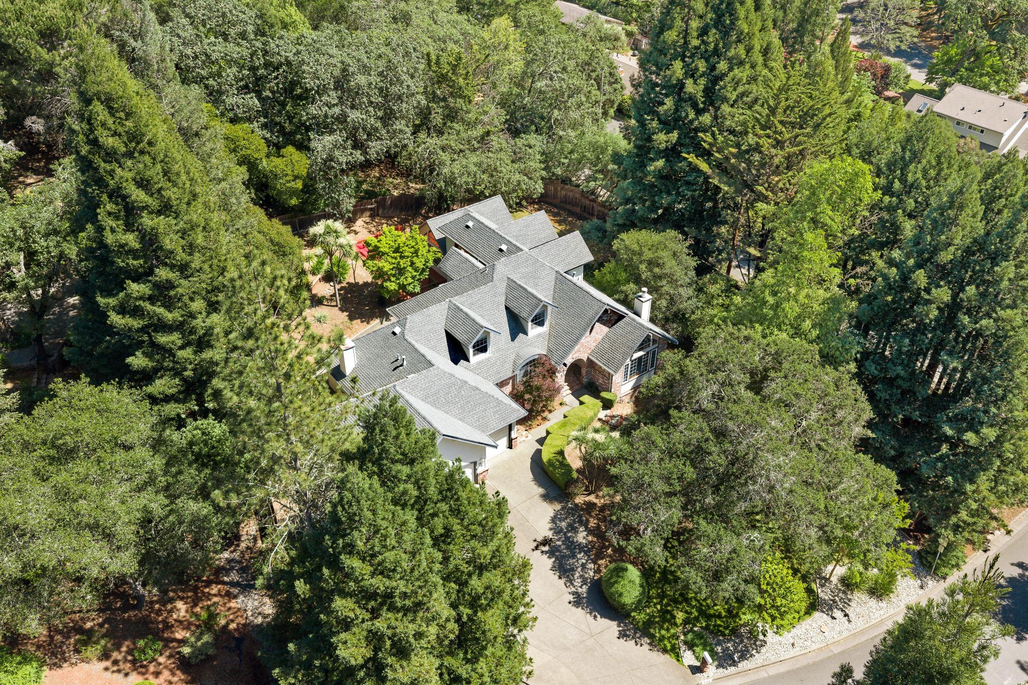  Elegant Northeast Santa Rosa Home on .5 Acres - 物件實景