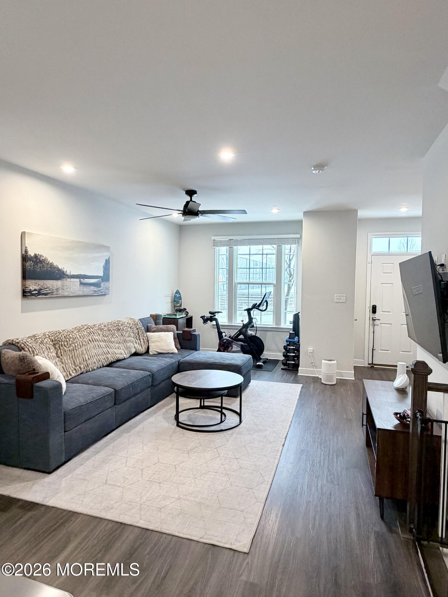 Parlin, New Jersey, 08859, United States, 3 Bedrooms Bedrooms, ,3 BathroomsBathrooms,Residential,For Sale,2010964