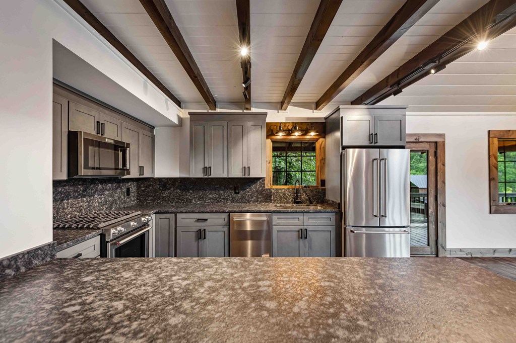 Blue Ridge, Georgia, 30513, United States, 3 Bedrooms Bedrooms, ,3 BathroomsBathrooms,Residential,For Sale,1974409