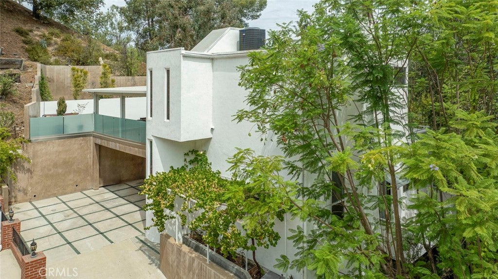 Woodland Hills, California, 91364, United States, 3 Bedrooms Bedrooms, ,3 BathroomsBathrooms,Residential,For Sale,1942330