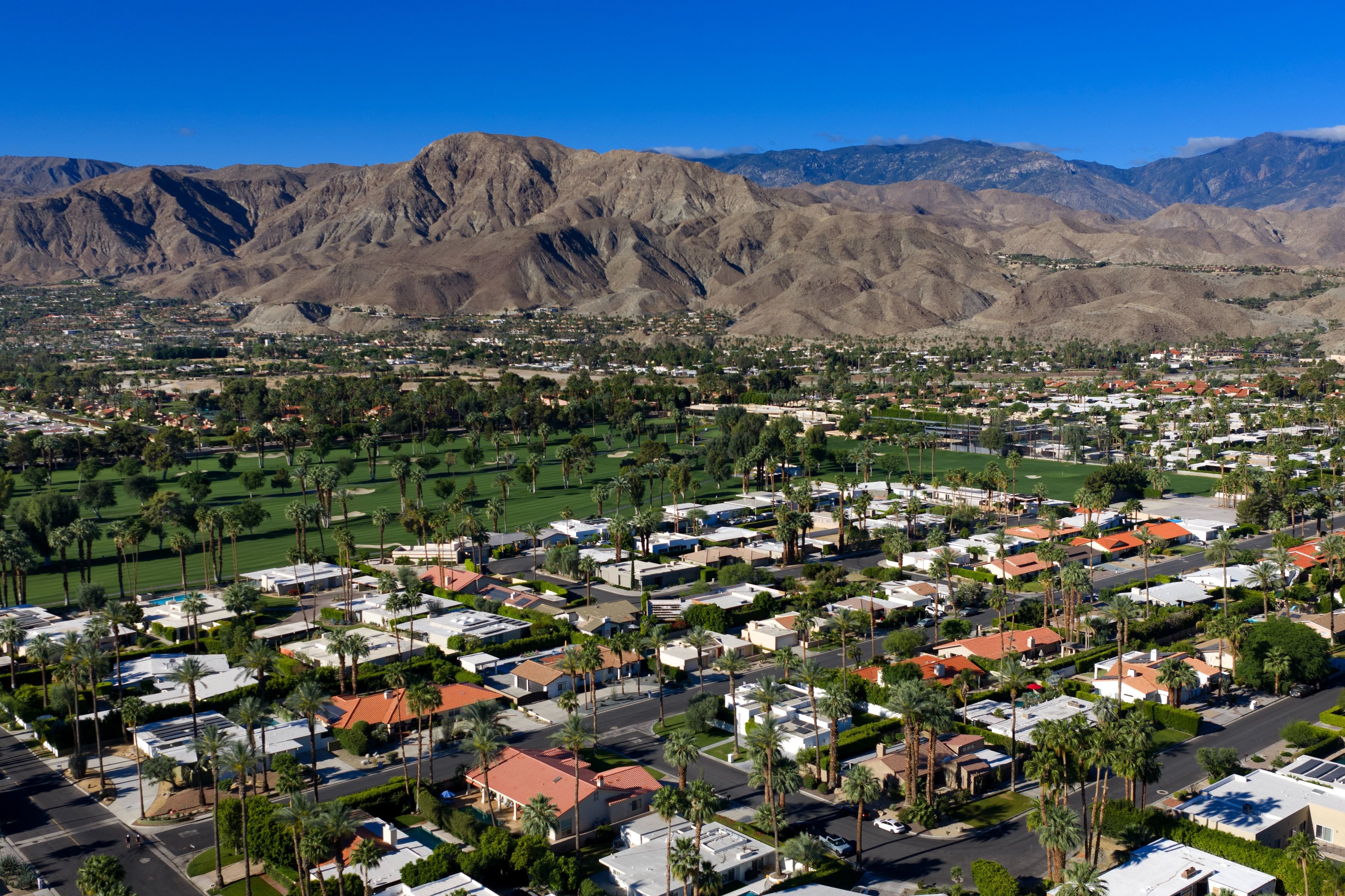  Private Modern Sanctuary Steps from Tamarisk Country Club - 物件實景