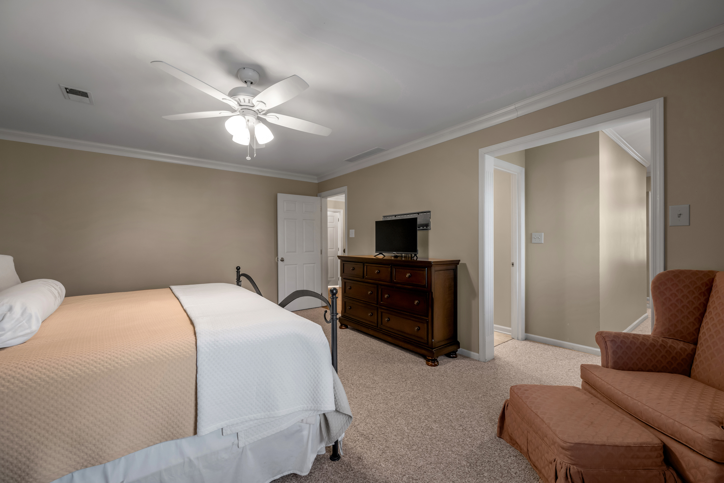  2071 Manor Drive - 物件實景