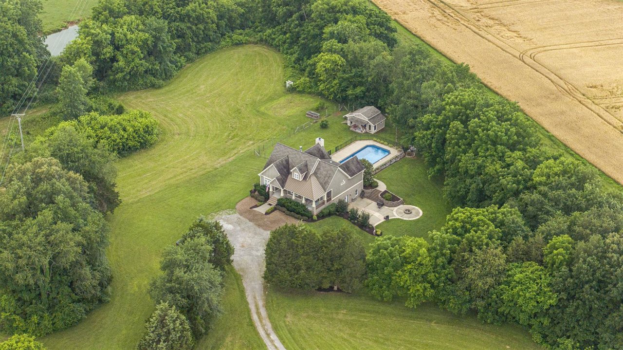 Franklin, Kentucky, 42134, United States, 6 Bedrooms Bedrooms, ,3 BathroomsBathrooms,Residential,For Sale,2002966