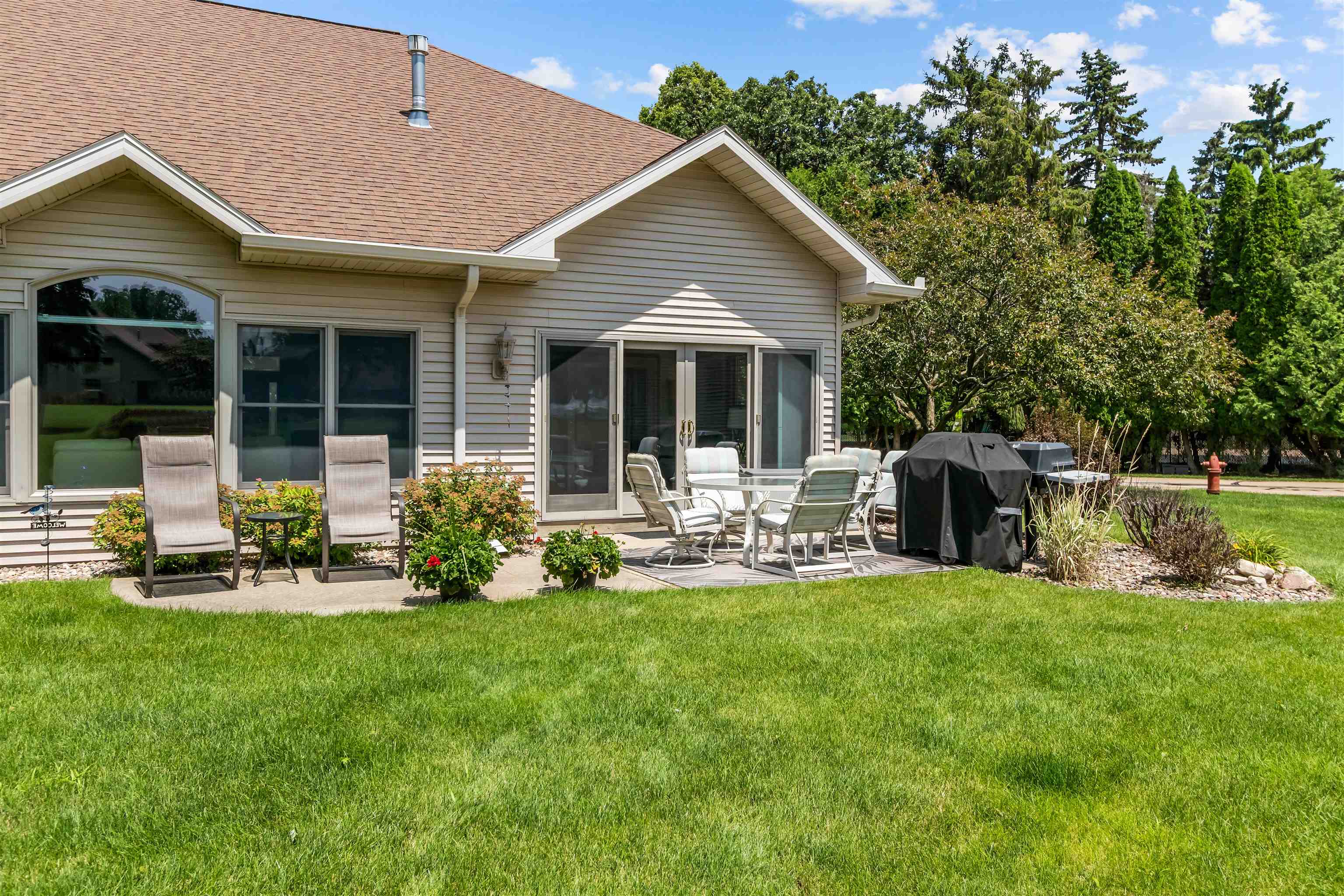 Menasha, Wisconsin, 54952, United States, 3 Bedrooms Bedrooms, ,3 BathroomsBathrooms,Residential,For Sale,1981265