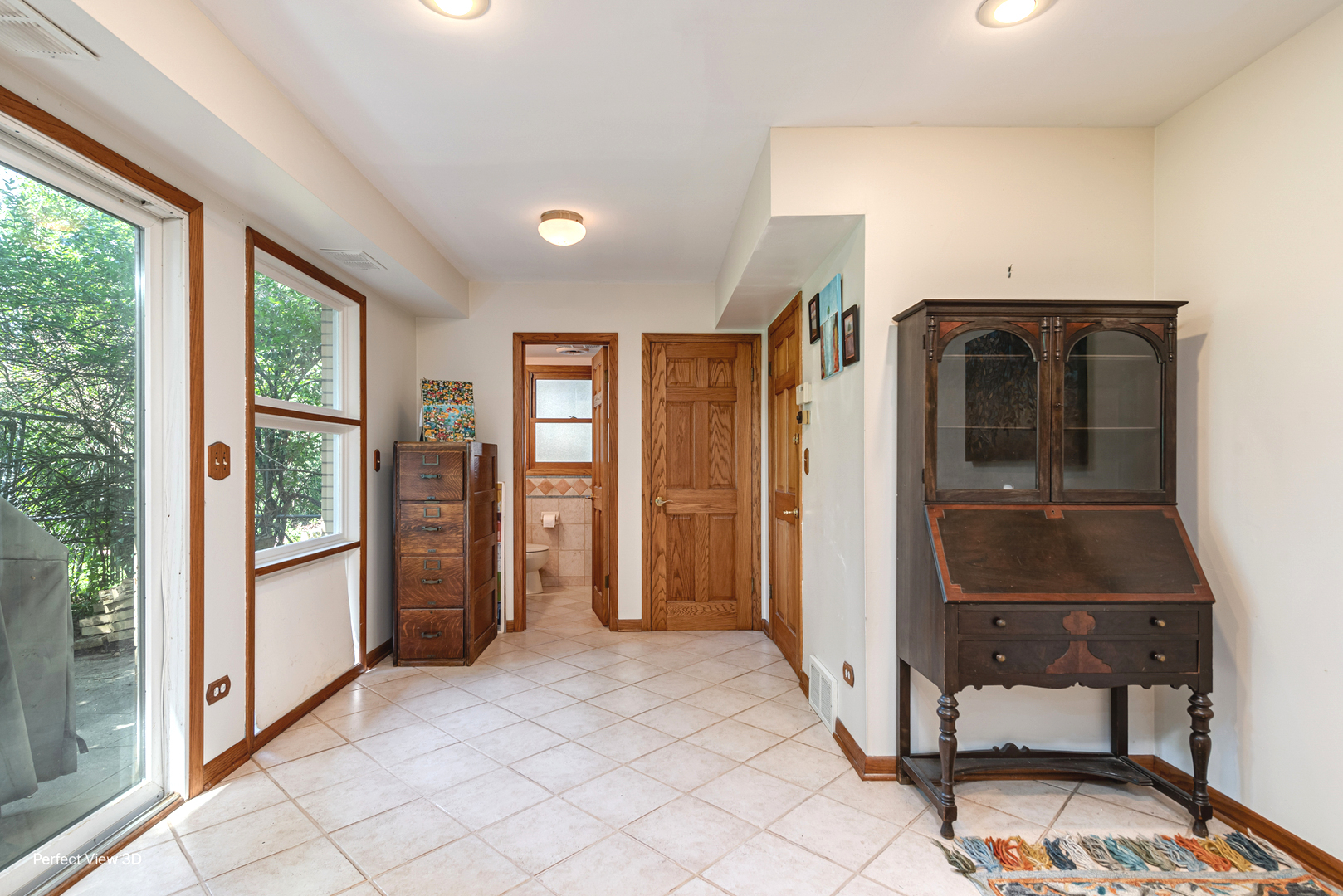 Libertyville, Illinois, 60048, United States, 3 Bedrooms Bedrooms, ,2 BathroomsBathrooms,Residential,For Sale,1899711
