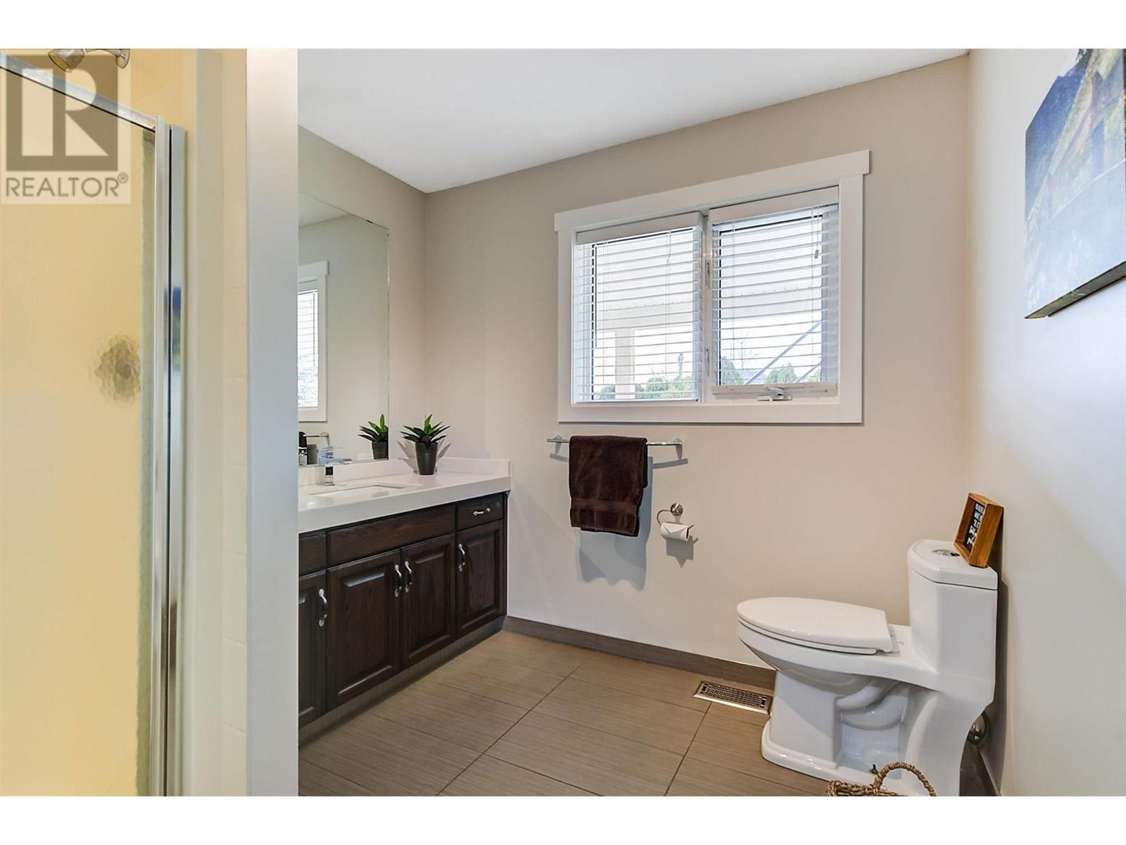 KELOWNA, British Columbia, V1V 2G6, CA, 5 Bedrooms Bedrooms, ,4 BathroomsBathrooms,Residential,For Sale,1838260