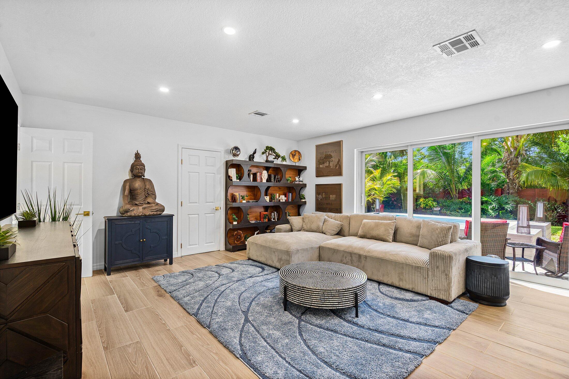 Fort Lauderdale, Florida, 33306, United States, 3 Bedrooms Bedrooms, ,2 BathroomsBathrooms,Residential,For Sale,1938859