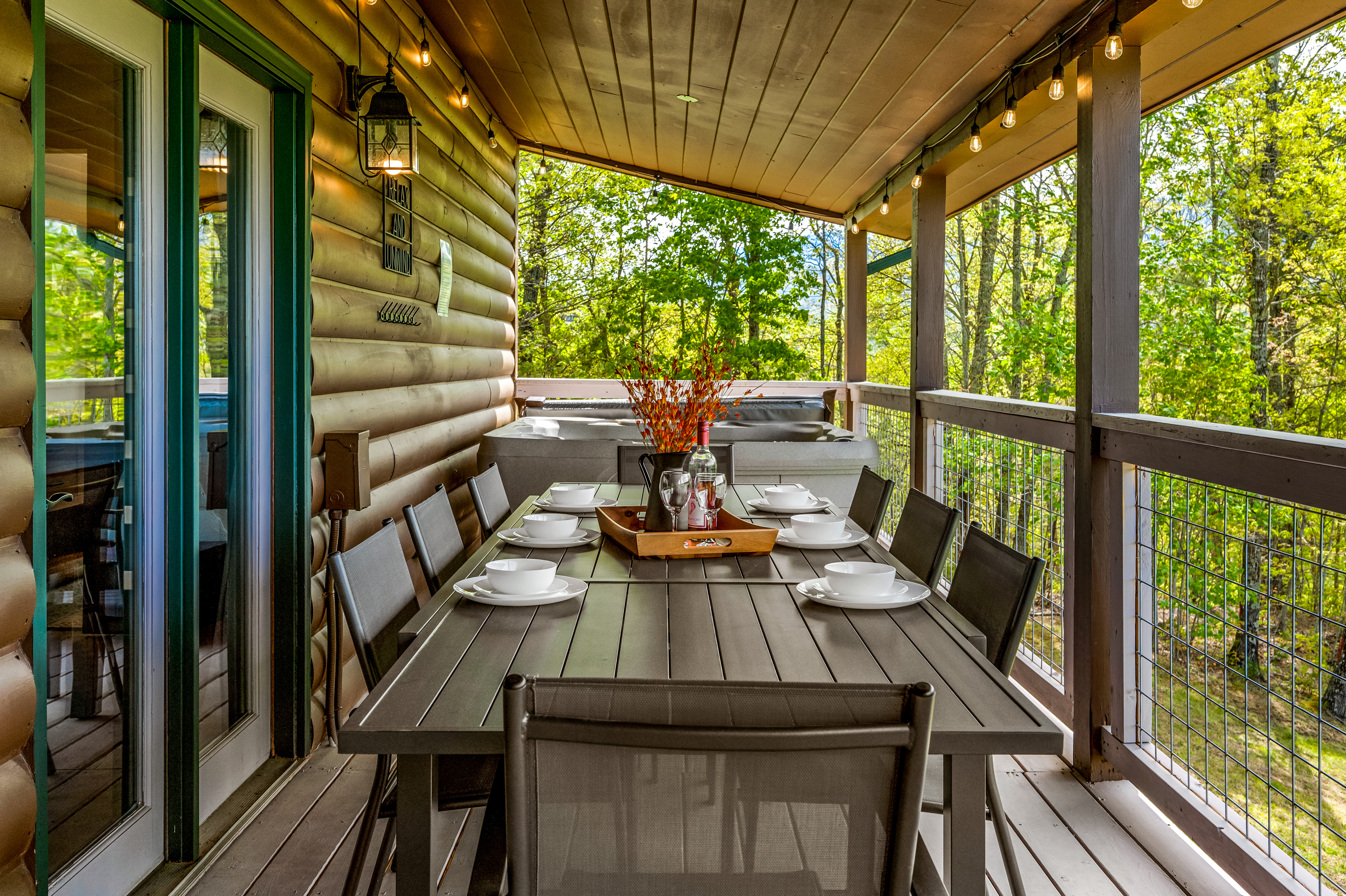 Gatlinburg, Tennessee, 37738, United States, 3 Bedrooms Bedrooms, ,2 BathroomsBathrooms,Residential,For Sale,1987408