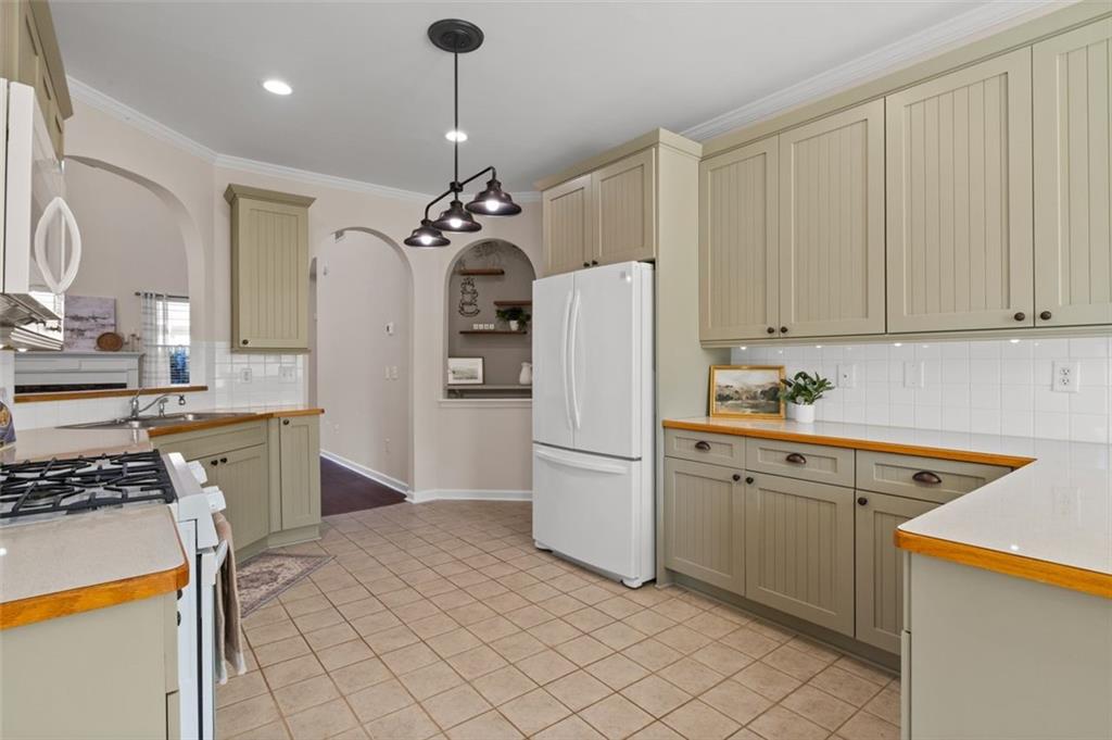 Cumming, Georgia, 30041, United States, 4 Bedrooms Bedrooms, ,3 BathroomsBathrooms,Residential,For Sale,1989583