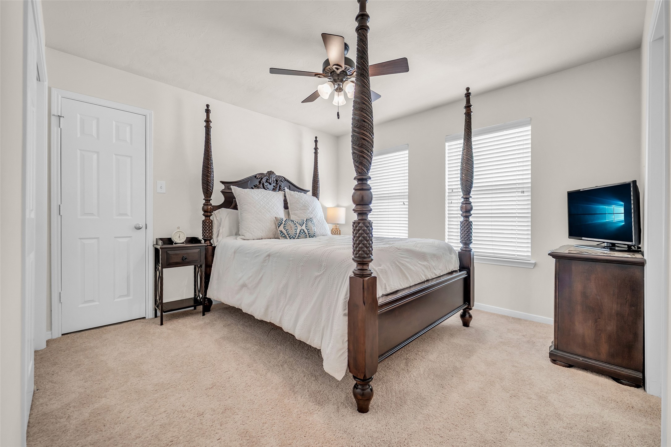 Katy, Texas, 77494, United States, 5 Bedrooms Bedrooms, ,4 BathroomsBathrooms,Residential,For Sale,1971356