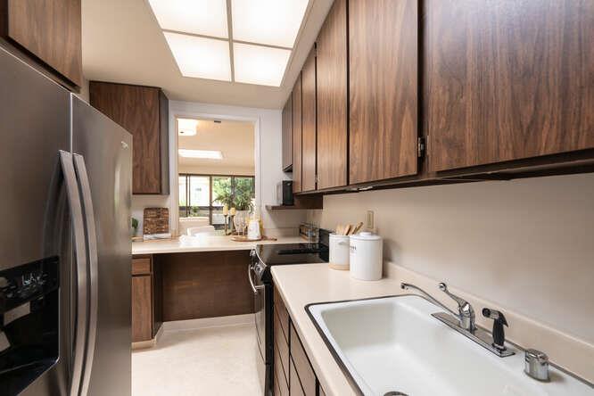 Burlingame, California, 94010, United States, 1 Bedroom Bedrooms, ,1 BathroomBathrooms,Residential,For Sale,1856313