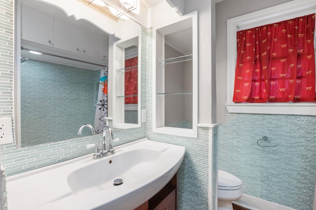 Fredericksburg, Texas, 78624, United States, 4 Bedrooms Bedrooms, ,4 BathroomsBathrooms,Residential,For Sale,2025844