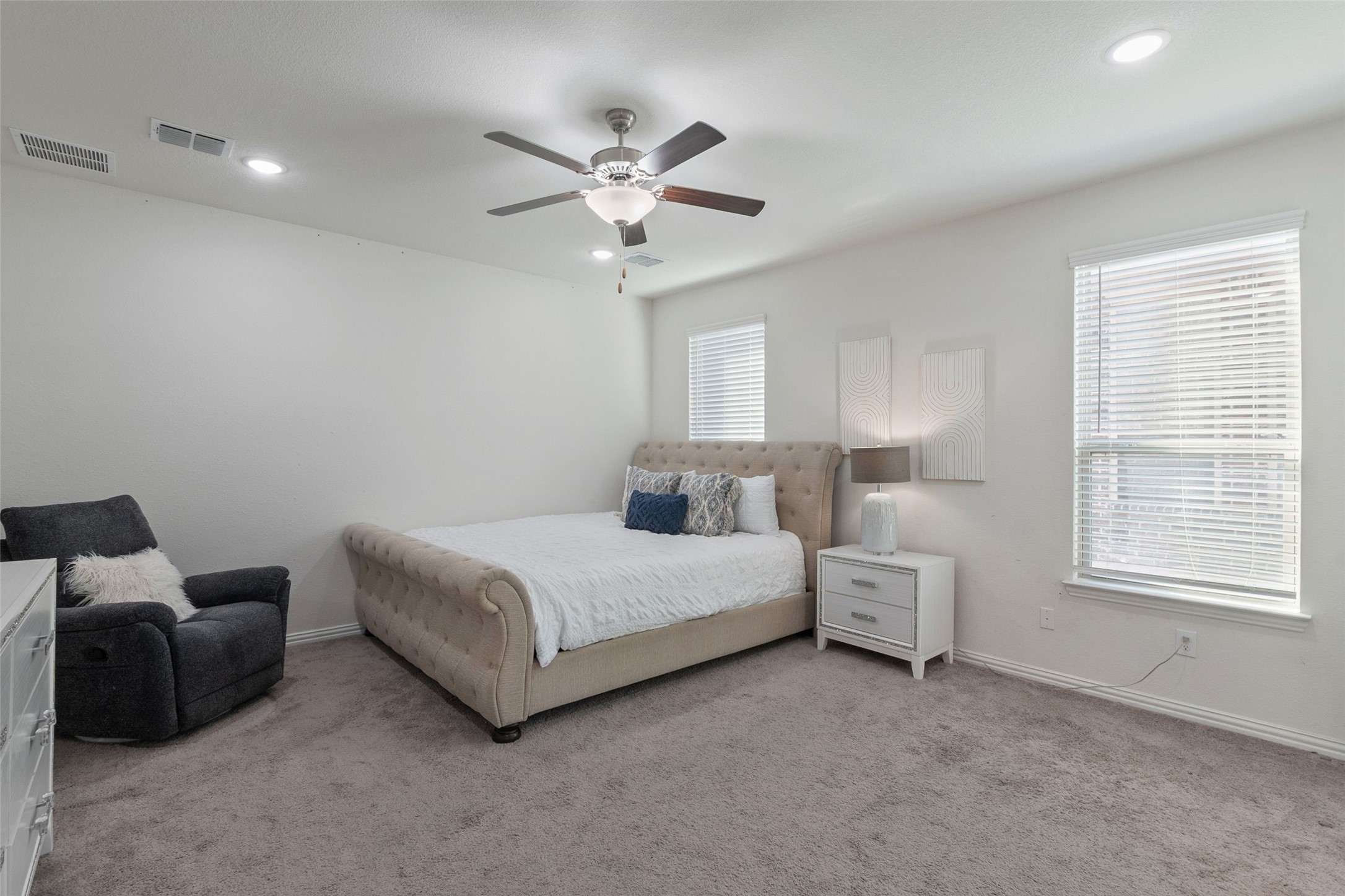 Little Elm, Texas, 75068, United States, 4 Bedrooms Bedrooms, ,4 BathroomsBathrooms,Residential,For Sale,1990975