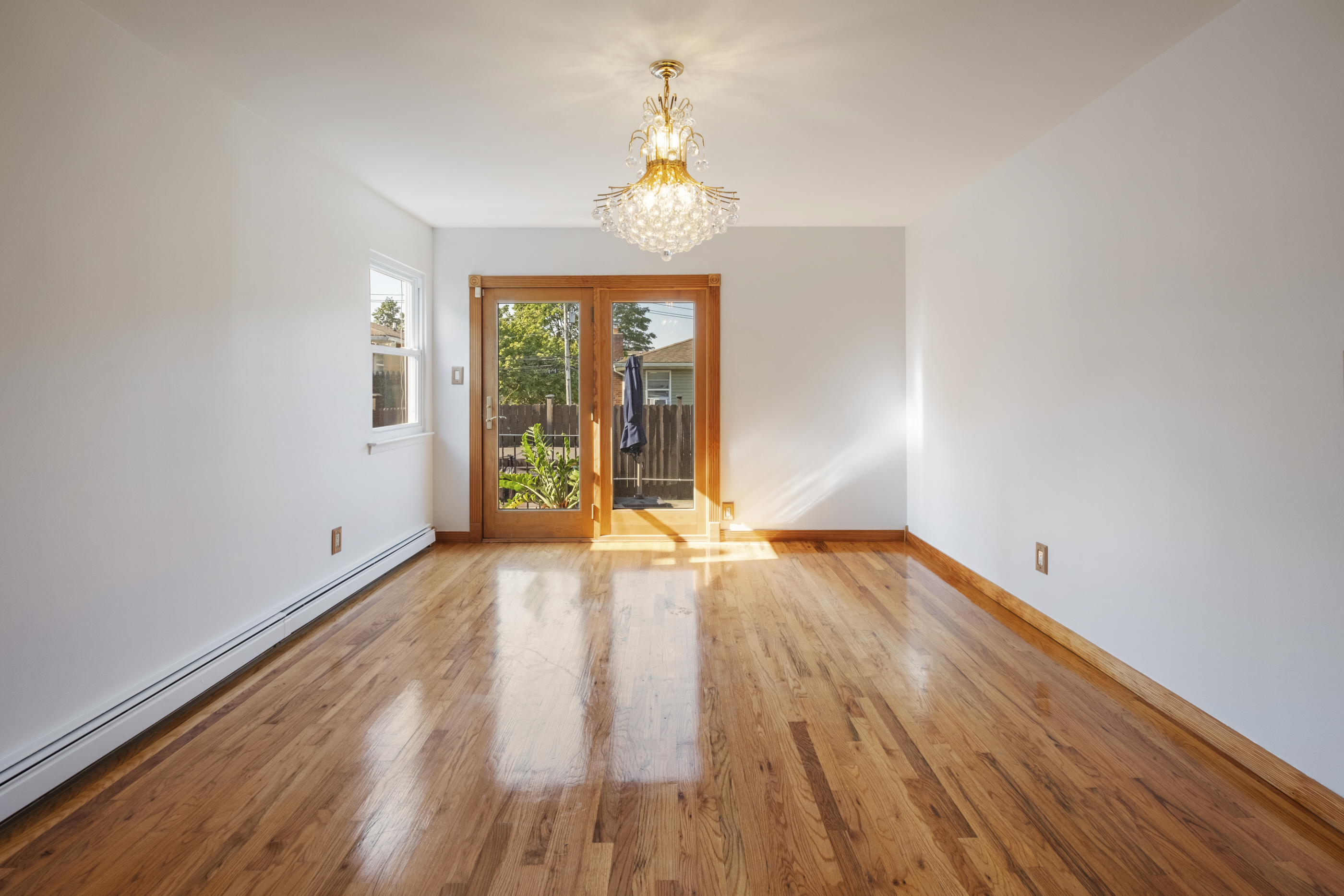Floral Park, New York, 11001, United States, 5 Bedrooms Bedrooms, ,4 BathroomsBathrooms,Residential,For Sale,1980270