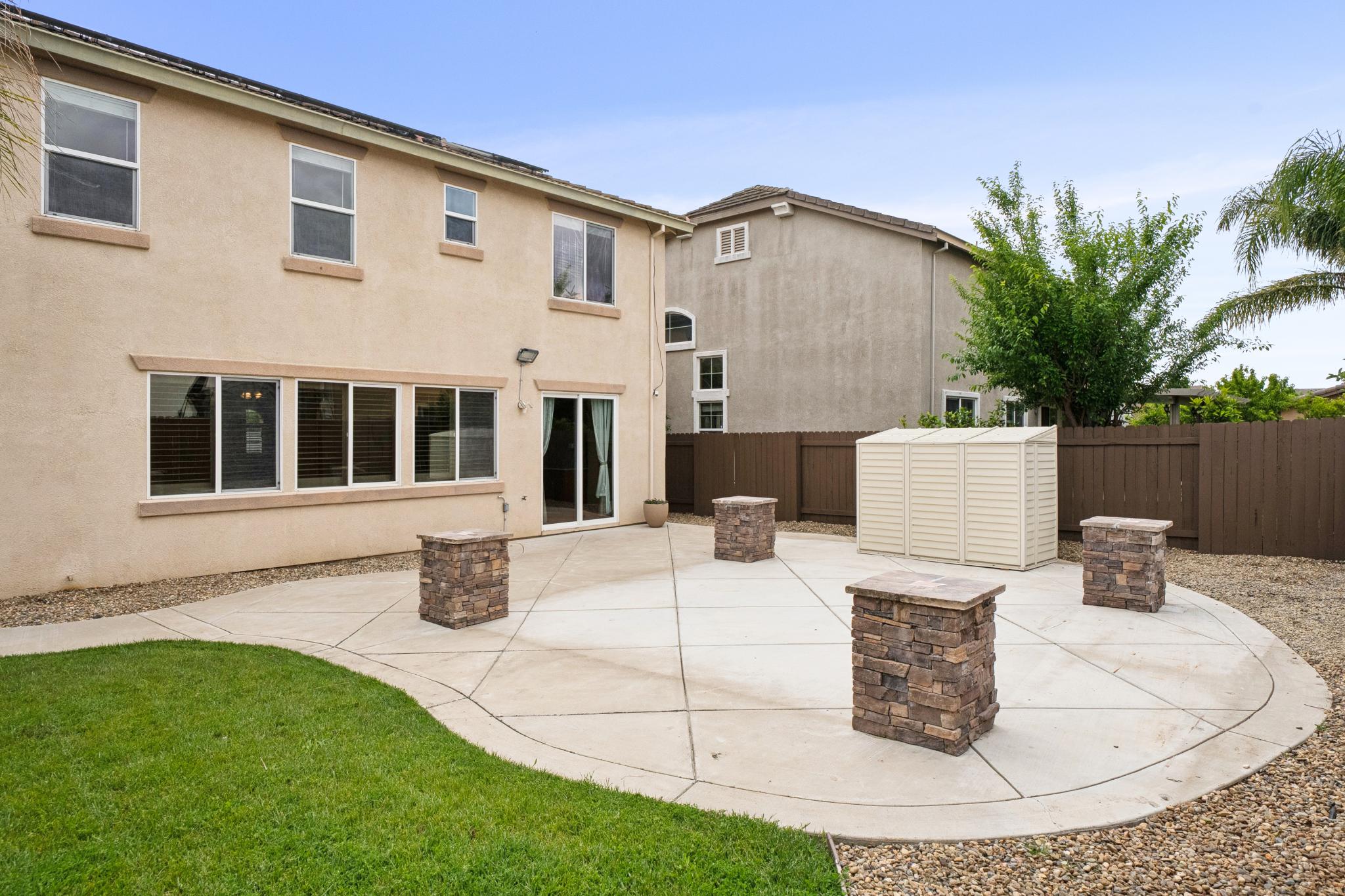  Gorgeous Two-Story Oakley Home - 物件實景