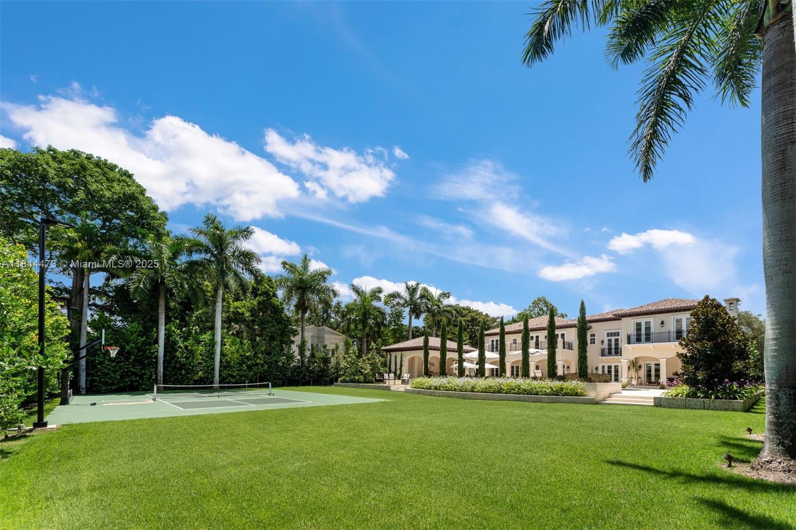 Miami, Florida, 33143, United States, 7 Bedrooms Bedrooms, ,10 BathroomsBathrooms,Residential,For Sale,1927451