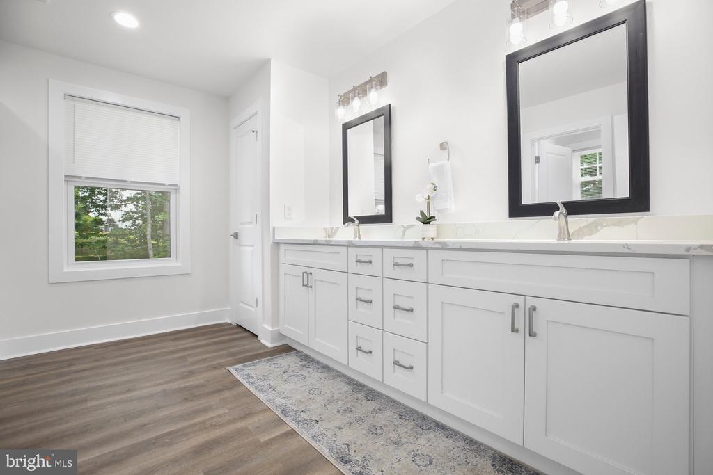 Fredericksburg, Virginia, 22408, United States, 4 Bedrooms Bedrooms, ,4 BathroomsBathrooms,Residential,For Sale,1737760