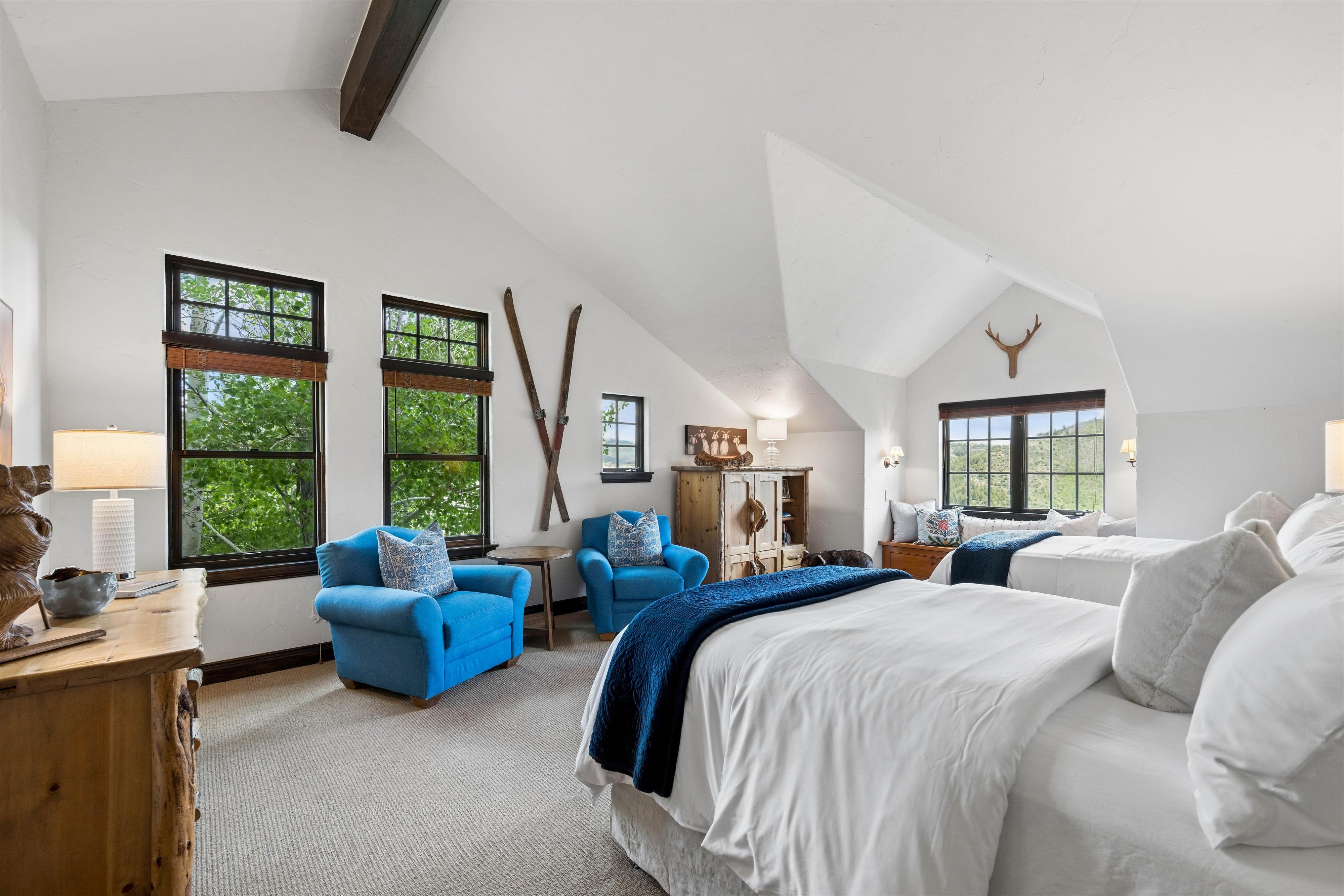  35 Stag Gulch Court Embraces Open Space Meadows With Golf Course Access - 物件實景