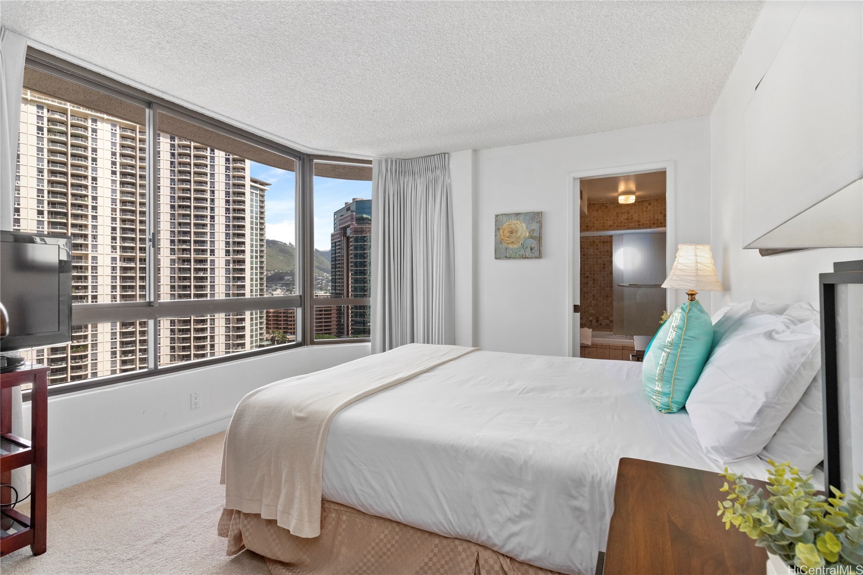 Honolulu, Hawaii, 96815, United States, 1 Bedroom Bedrooms, ,1 BathroomBathrooms,Residential,For Sale,1993153